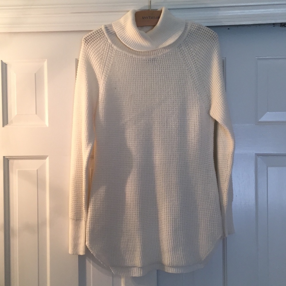 White turtleneck flowy sweater